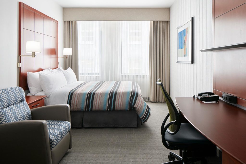 Single/Standard Rooms | Central Loop - Chicago